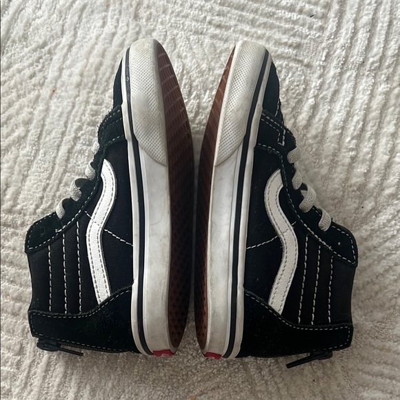 Toddler Black and White Vans Shoes - Picture 4 of 7